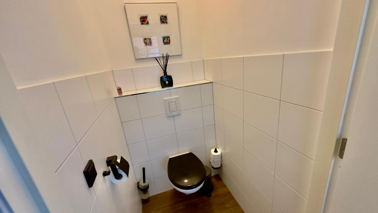 Puur Eastermar - Monumentaal, Authentiek En Luxe Koetshuis Aan Open Vaarwater Met Jacuzzi En Sauna Oostermeer ภายนอก รูปภาพ