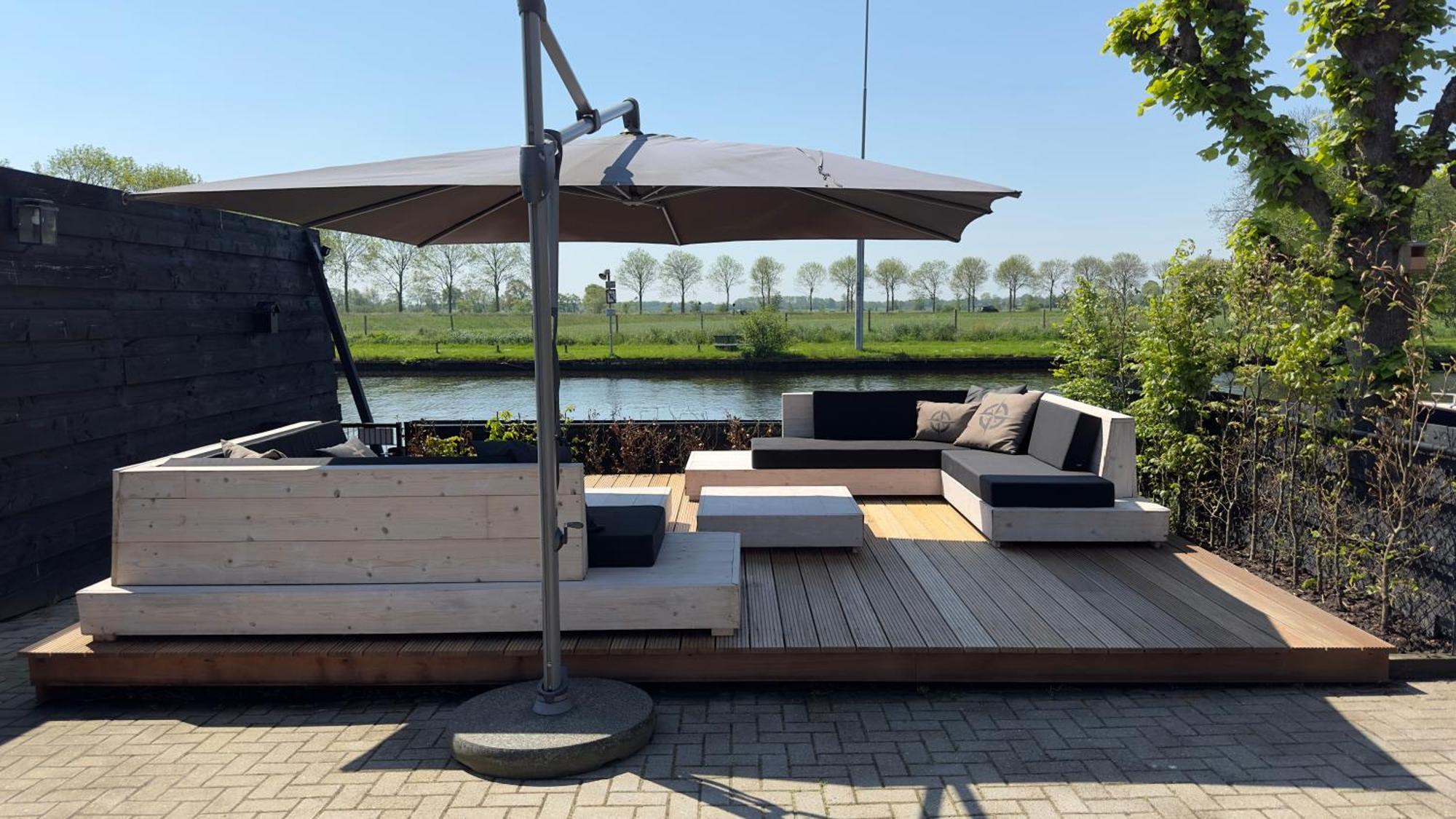 Puur Eastermar - Monumentaal, Authentiek En Luxe Koetshuis Aan Open Vaarwater Met Jacuzzi En Sauna Oostermeer ภายนอก รูปภาพ